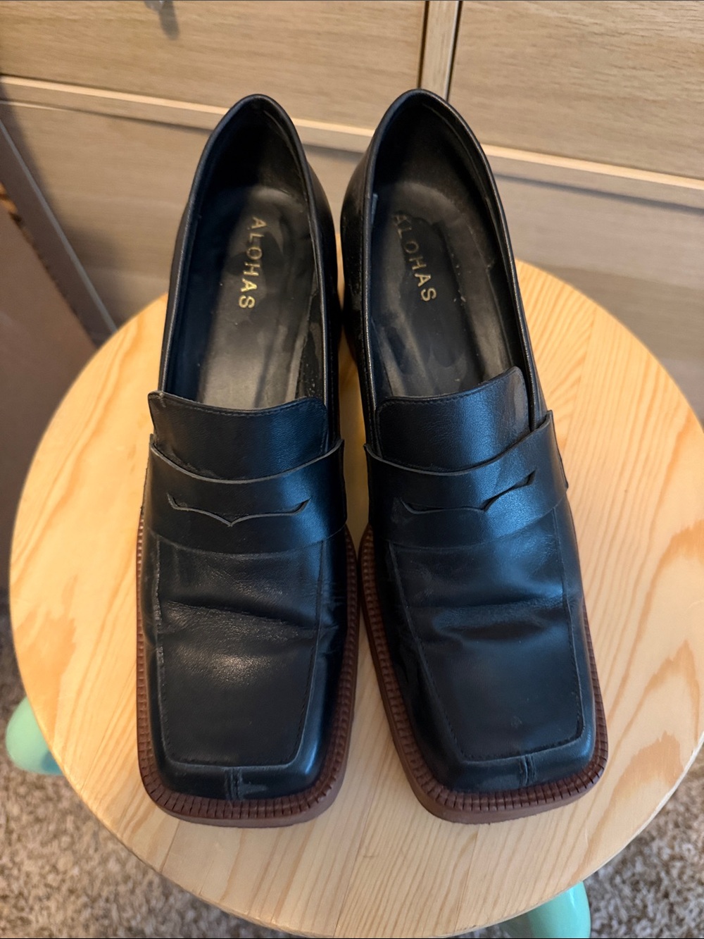 Alohas women’s Black Leather Block Heel Loafers - size 39 - Picture 2 of 4